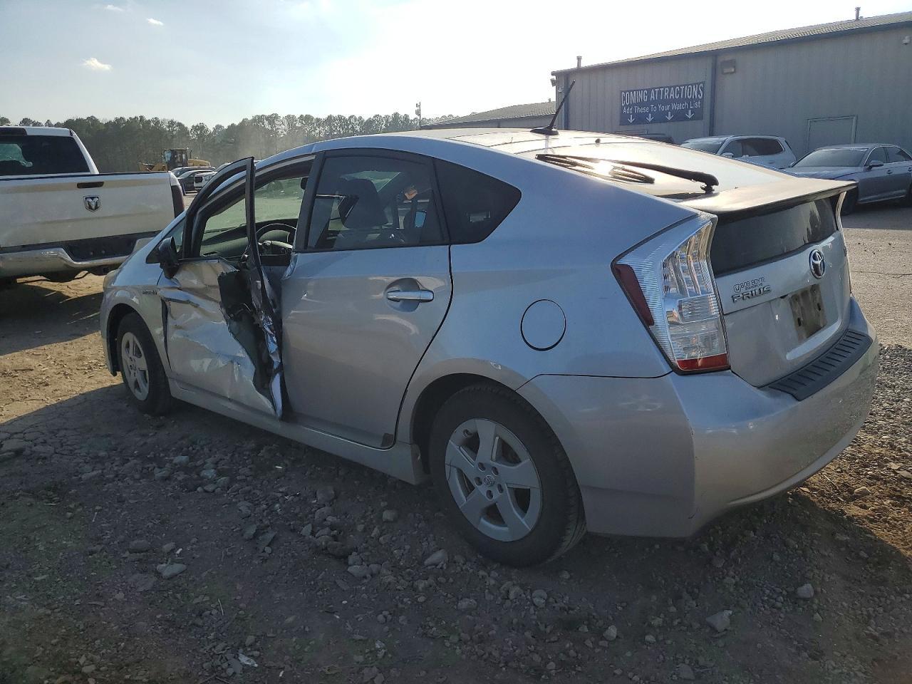 2011 Toyota Prius - Image 2