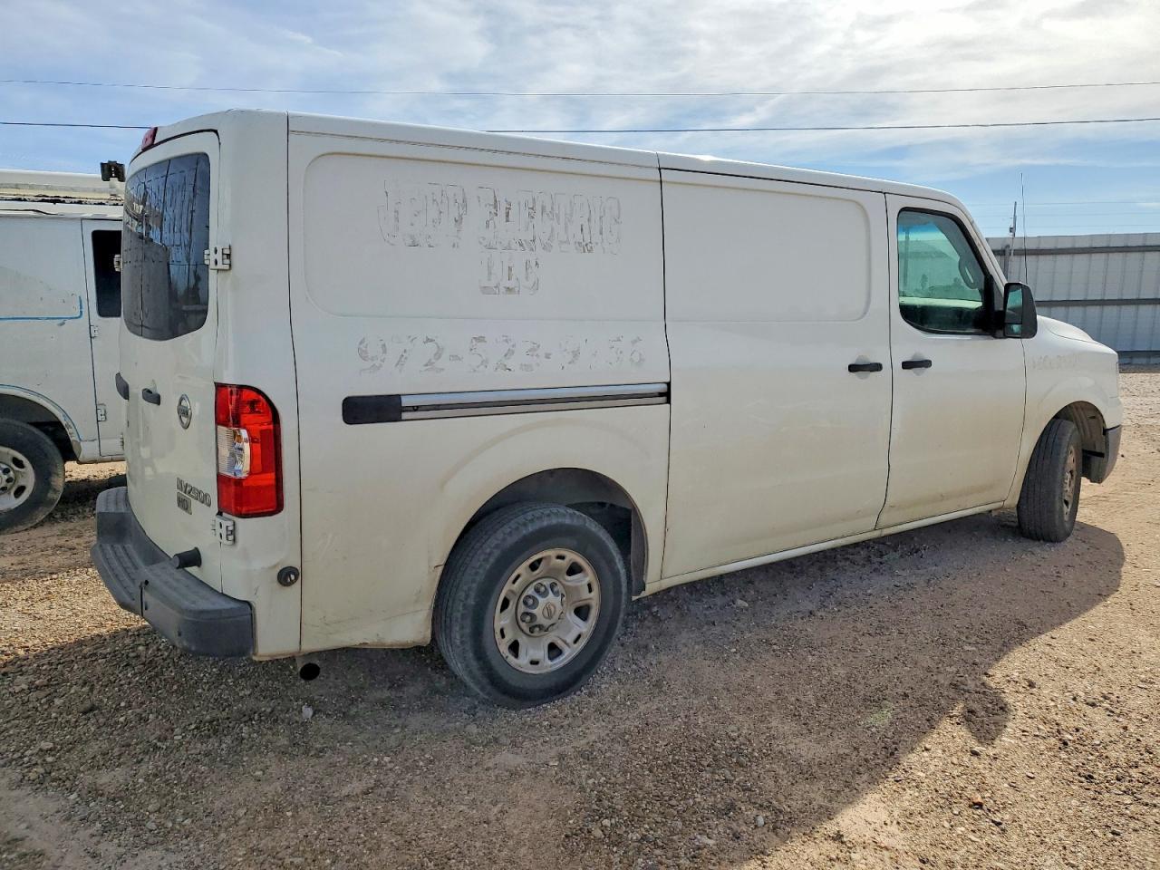 2015 Nissan Nv Utility / Service Van - Image 3