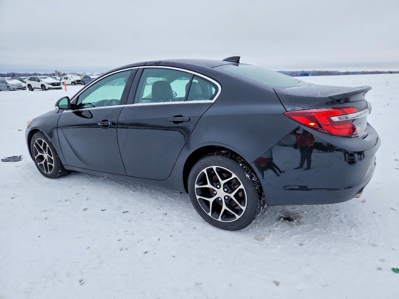 2017 Buick Regal Sport Touring - Фото 2