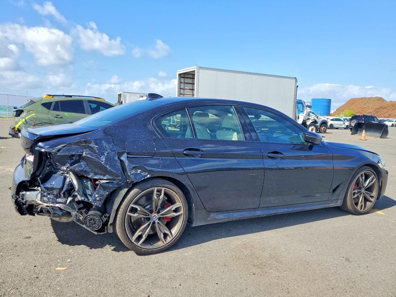 2023 BMW M550Xi - Фото 3