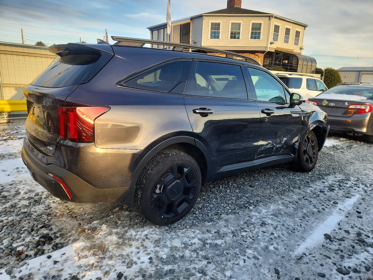 2025 Kia Sorento X-Line Sx - Image 3