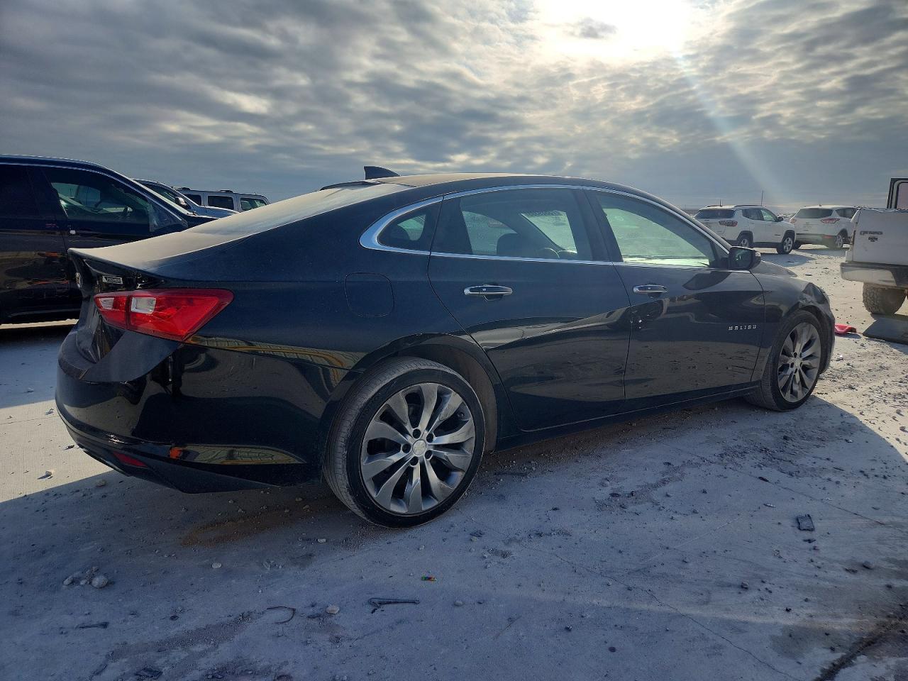 2016 Chevrolet Malibu Premier - Image 3