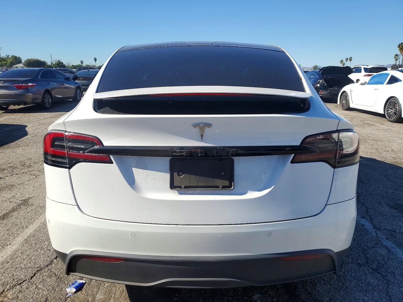 2022 Tesla Model X - Фото 6