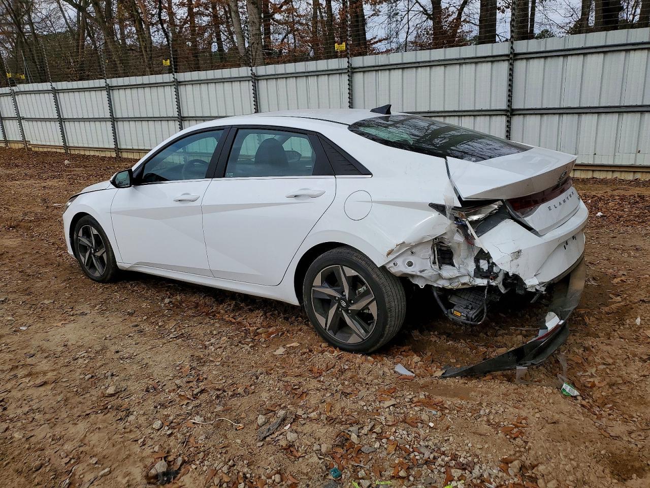 2023 Hyundai Elantra Limited - Фото 2