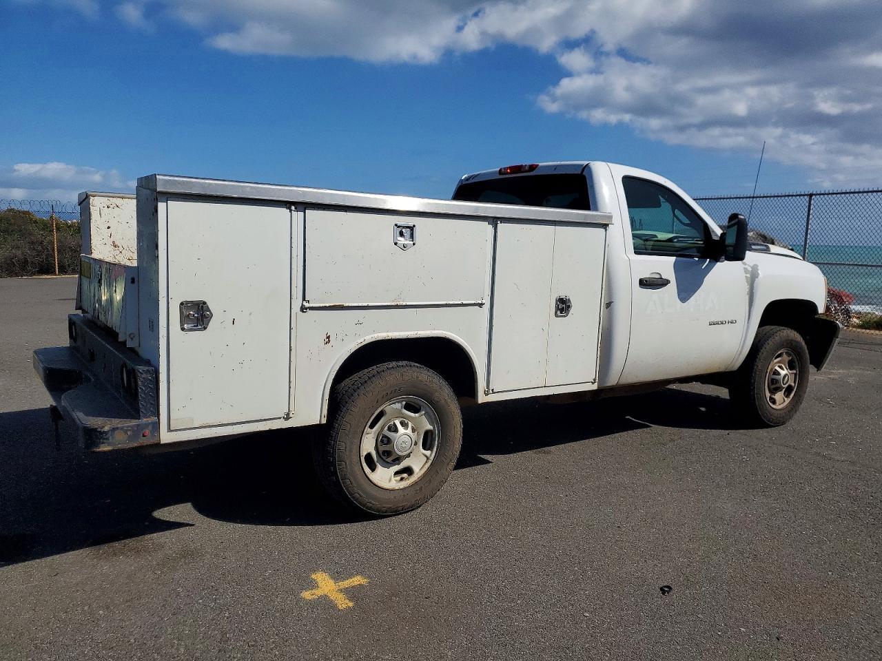 2014 Chevrolet Silverado Utility / Service Truck - Image 3
