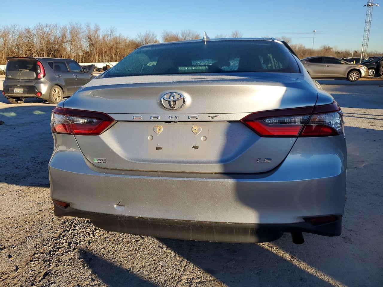 2023 Toyota Camry Le - Фото 6
