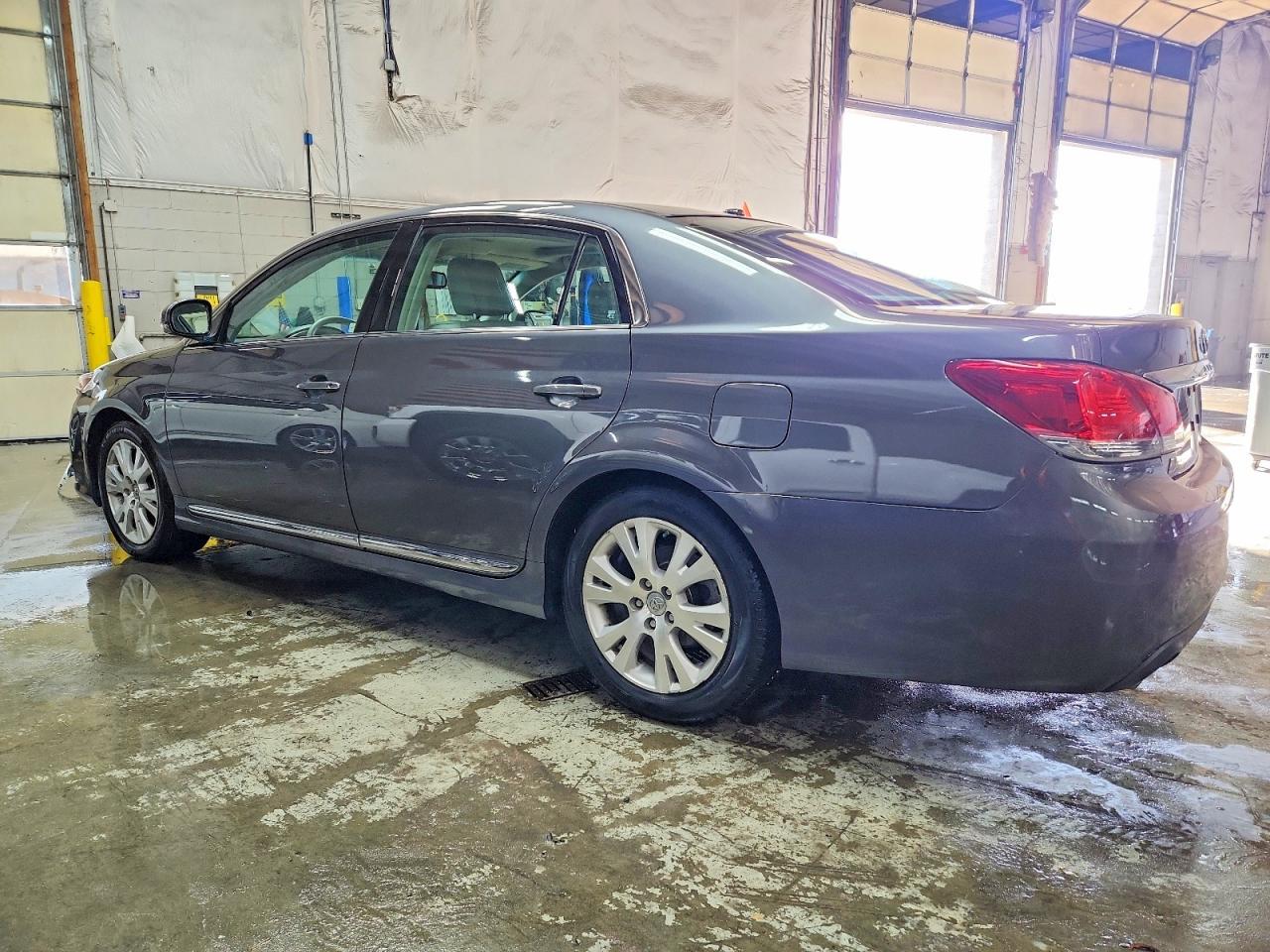 2011 Toyota Avalon Base - Фото 2