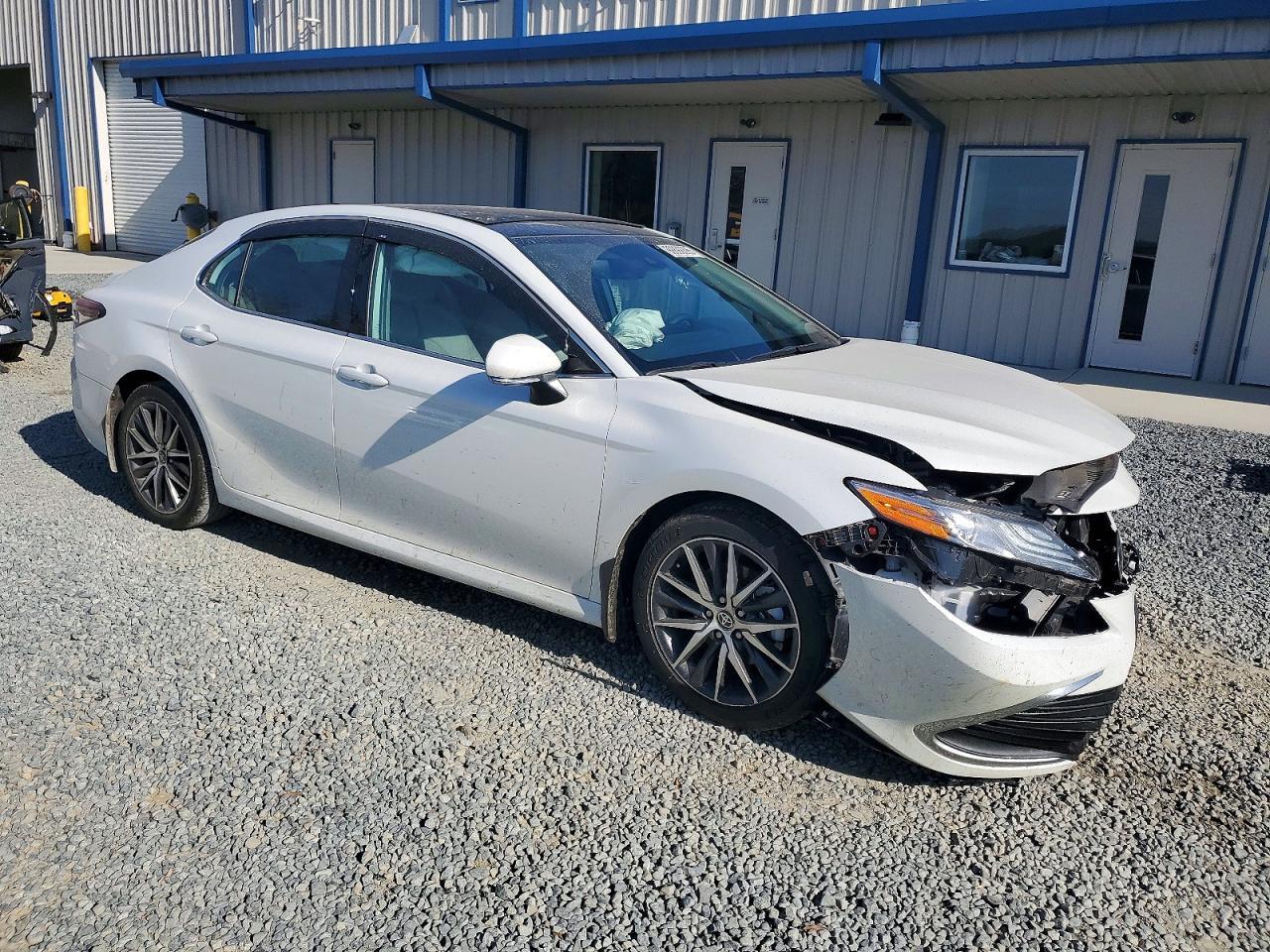 2021 Toyota Camry Xle - Image 4