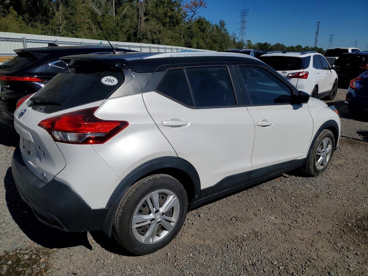 2019 Nissan Kicks S - Фото 3