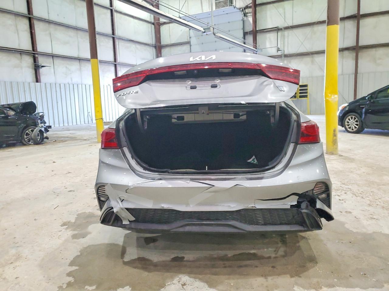 2023 Kia Forte Lxs - Image 6