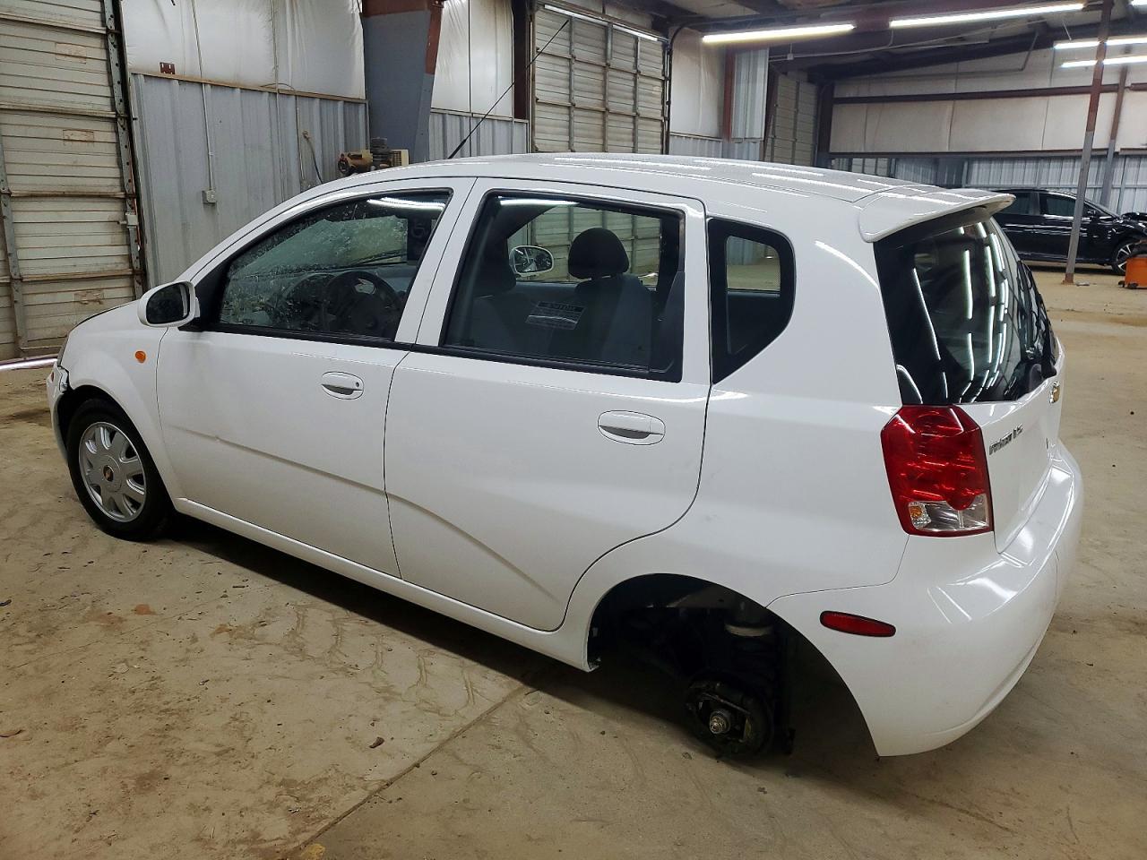 2004 Chevrolet Aveo Ls - Image 2