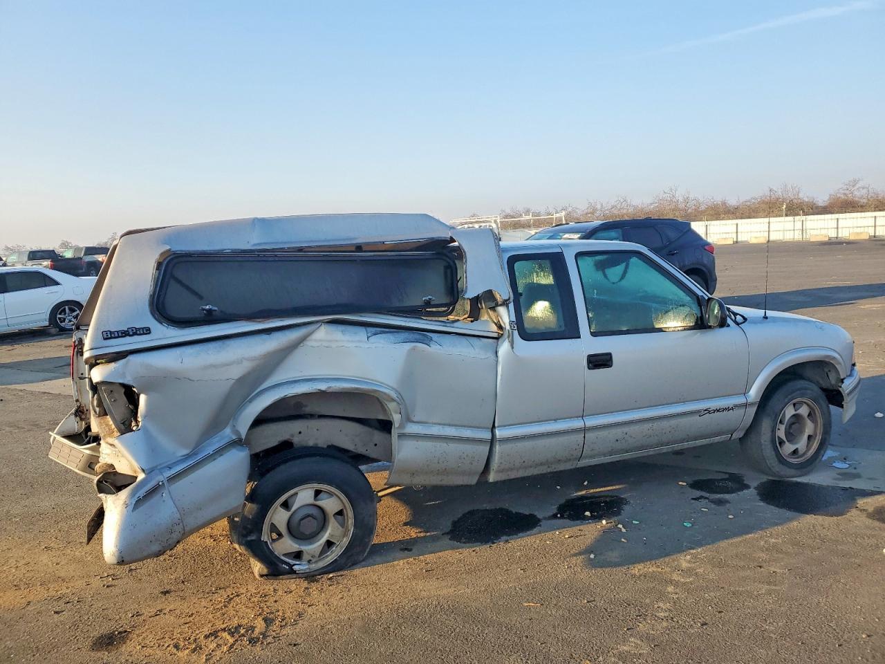 1995 GMC Sonoma - Image 3