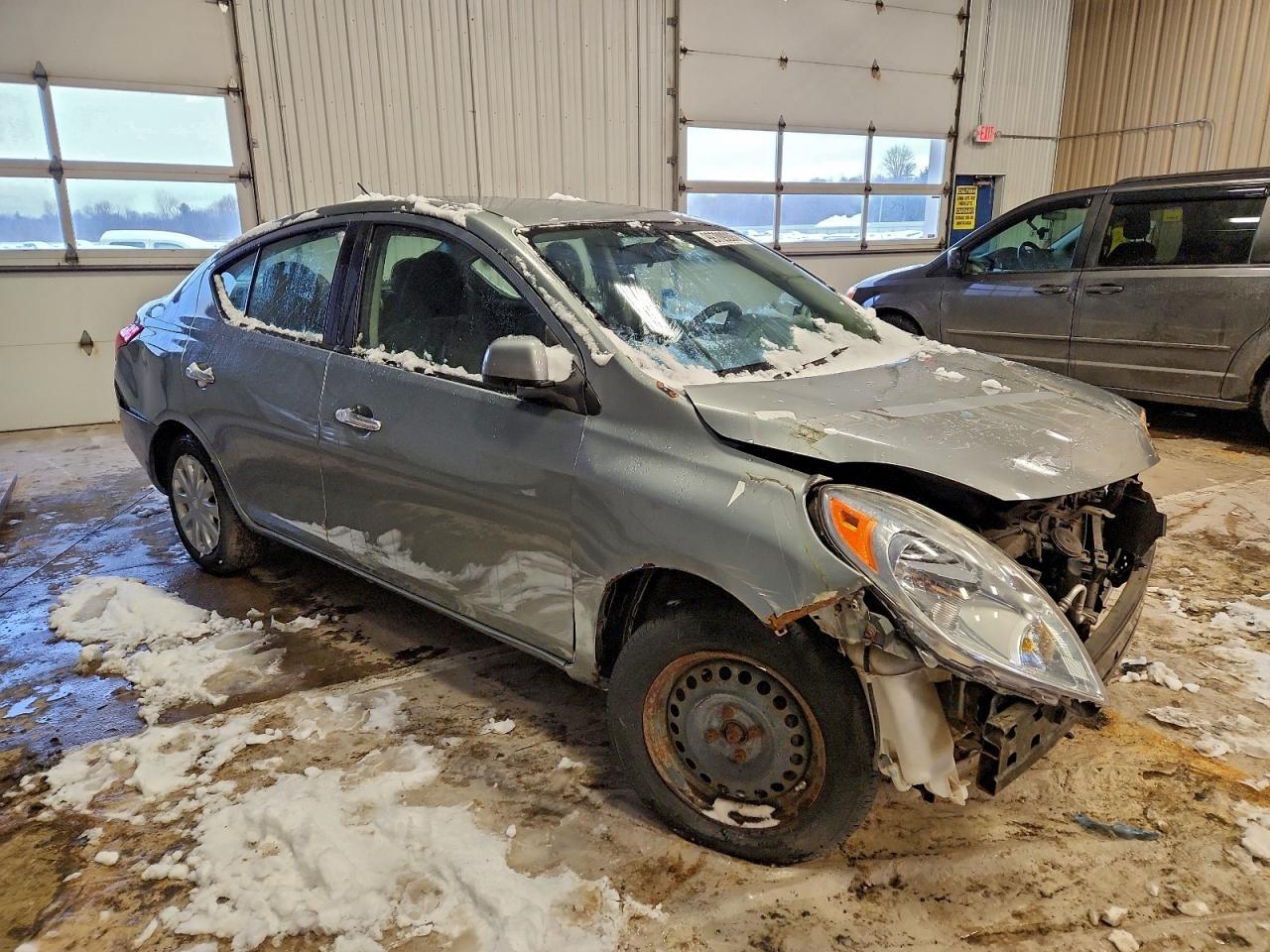 2012 Nissan Versa S - Фото 4