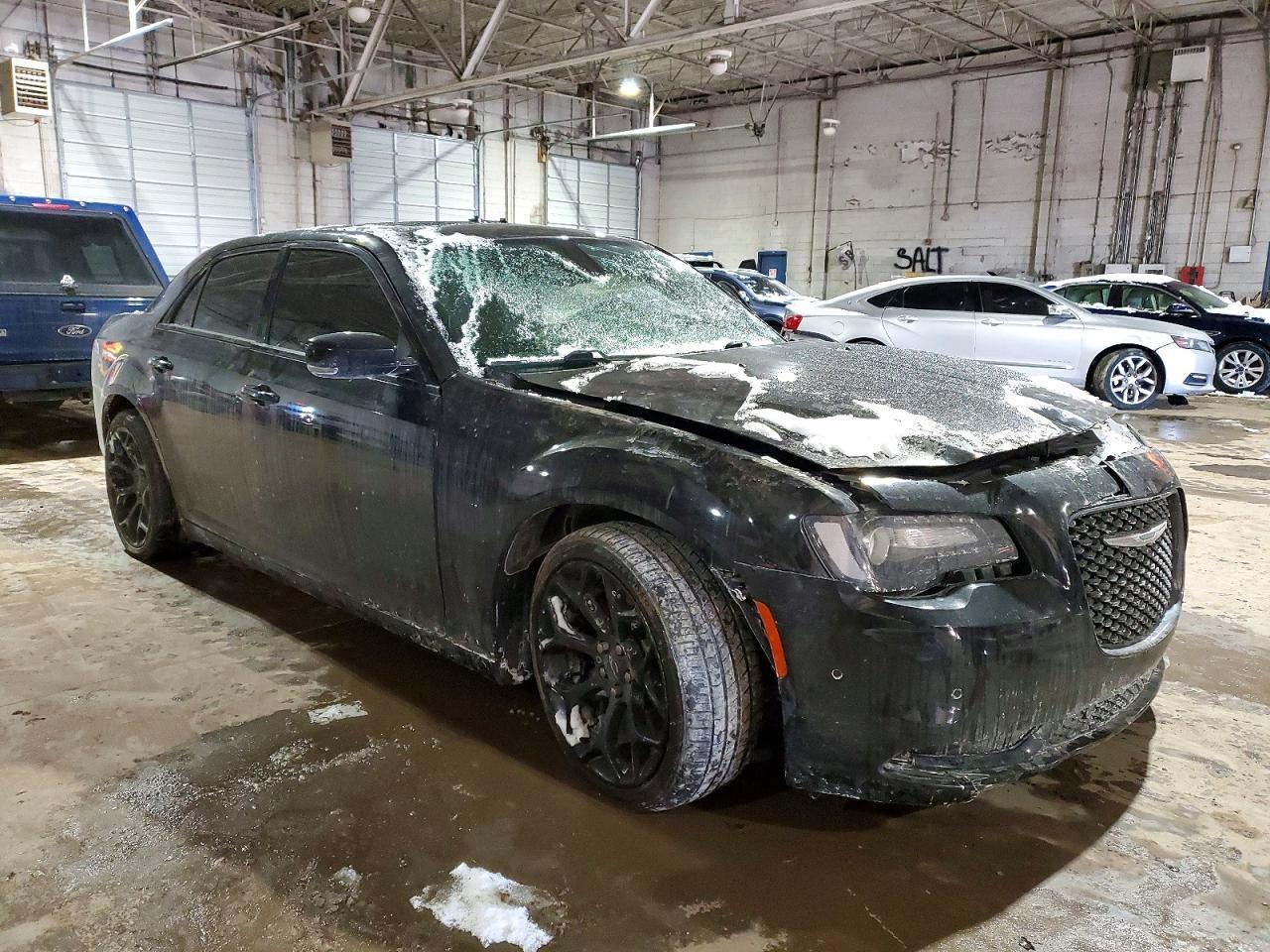 2017 Chrysler 300 S - Фото 4
