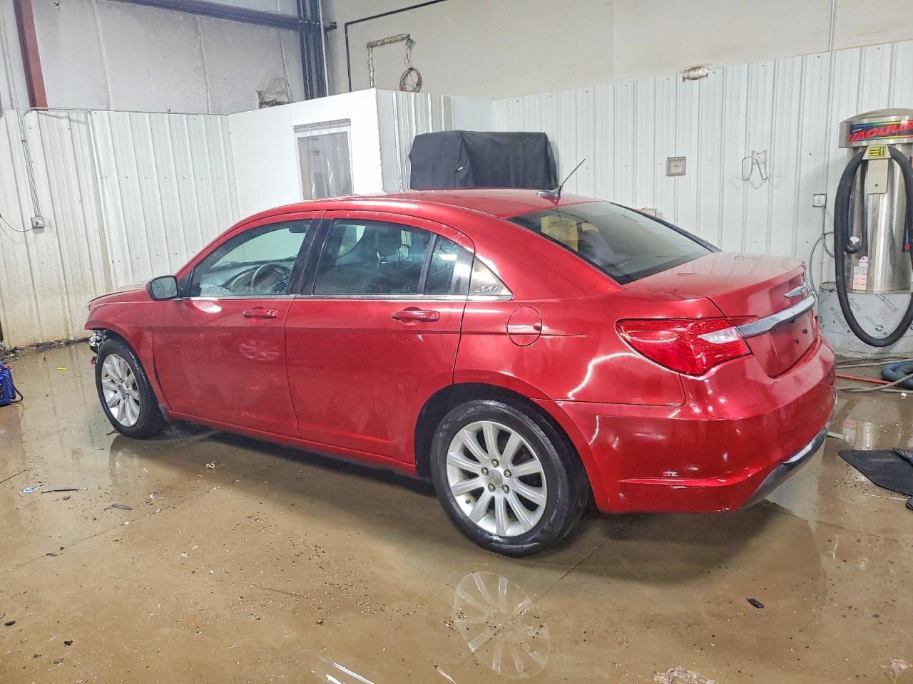2014 Chrysler 200 Touring - Фото 2