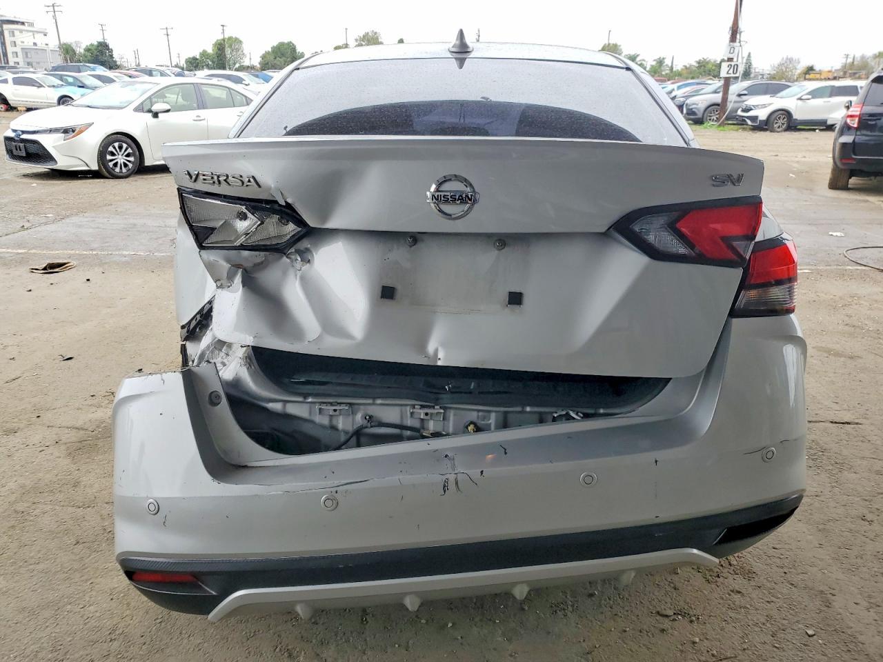 2021 Nissan Versa Sv - Image 6