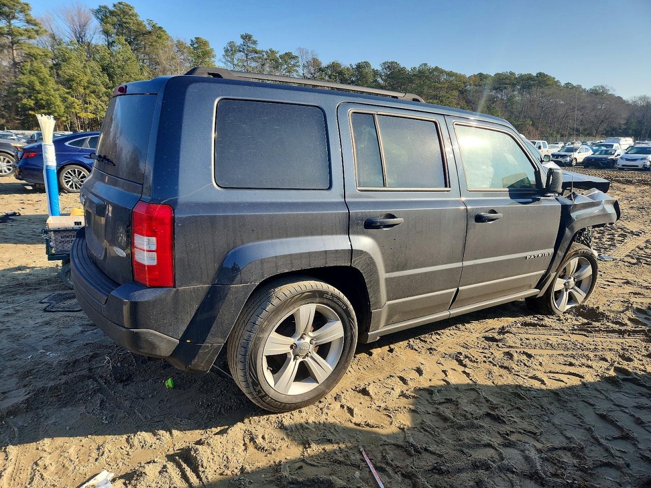 2014 Jeep Patriot Latitude - Фото 3