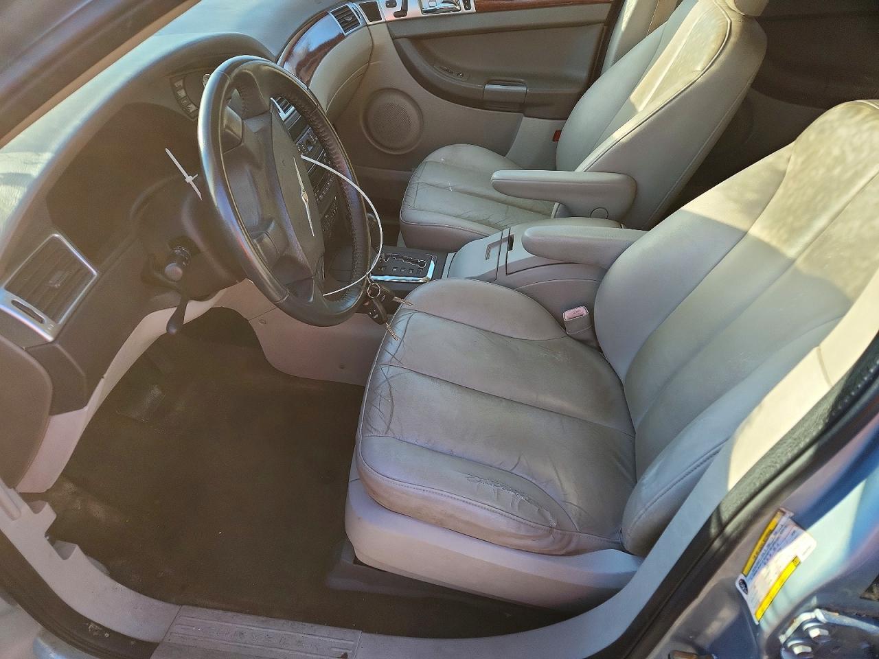 2005 Chrysler Pacifica Touring - Image 7