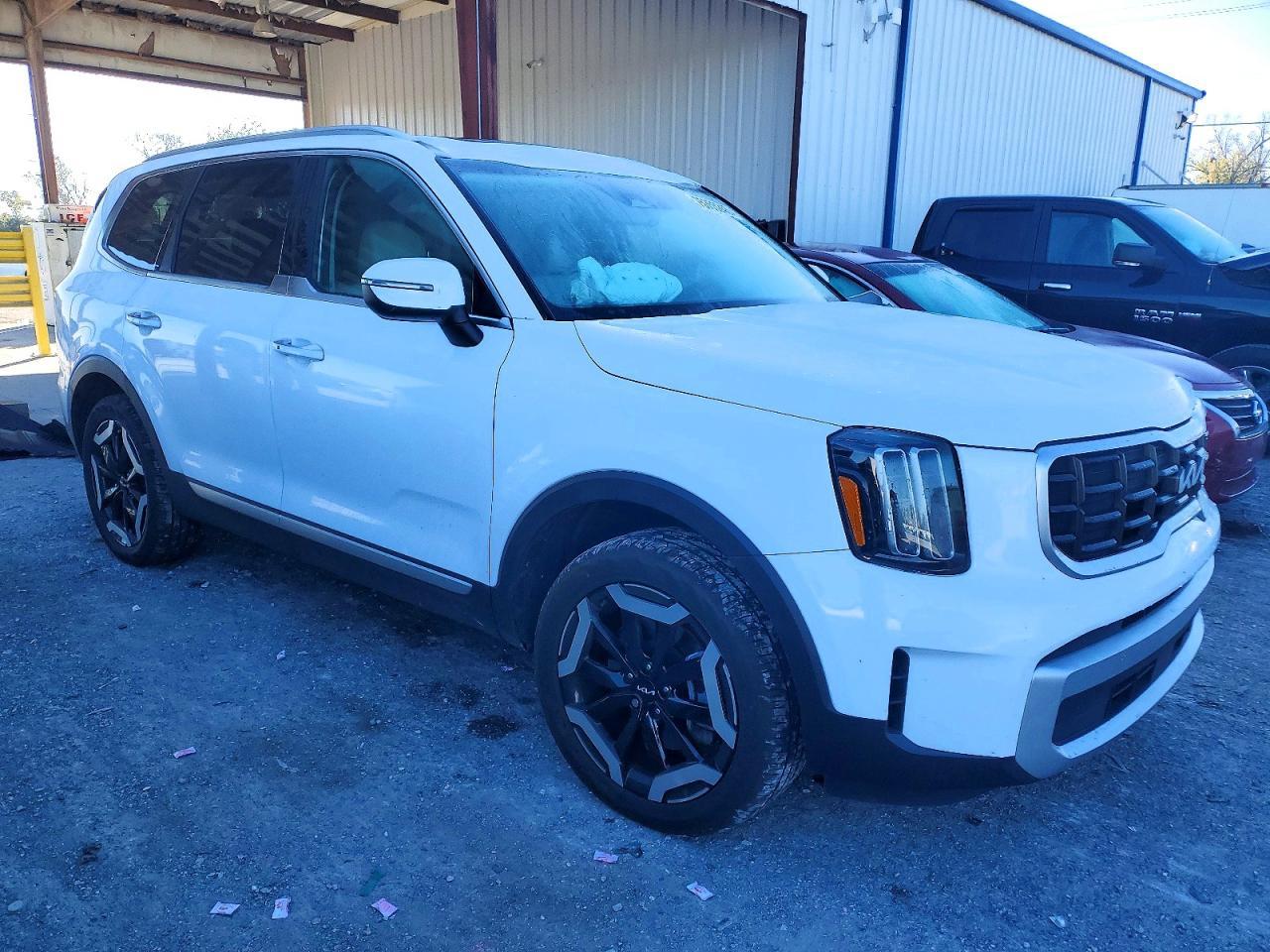 2024 Kia Telluride S - Image 4