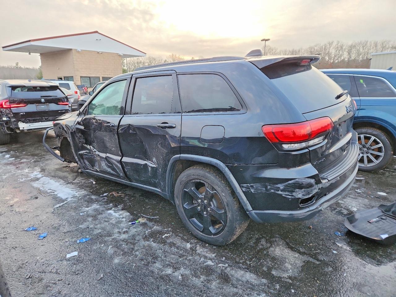 2019 Jeep Grand Cherokee Laredo - Фото 2