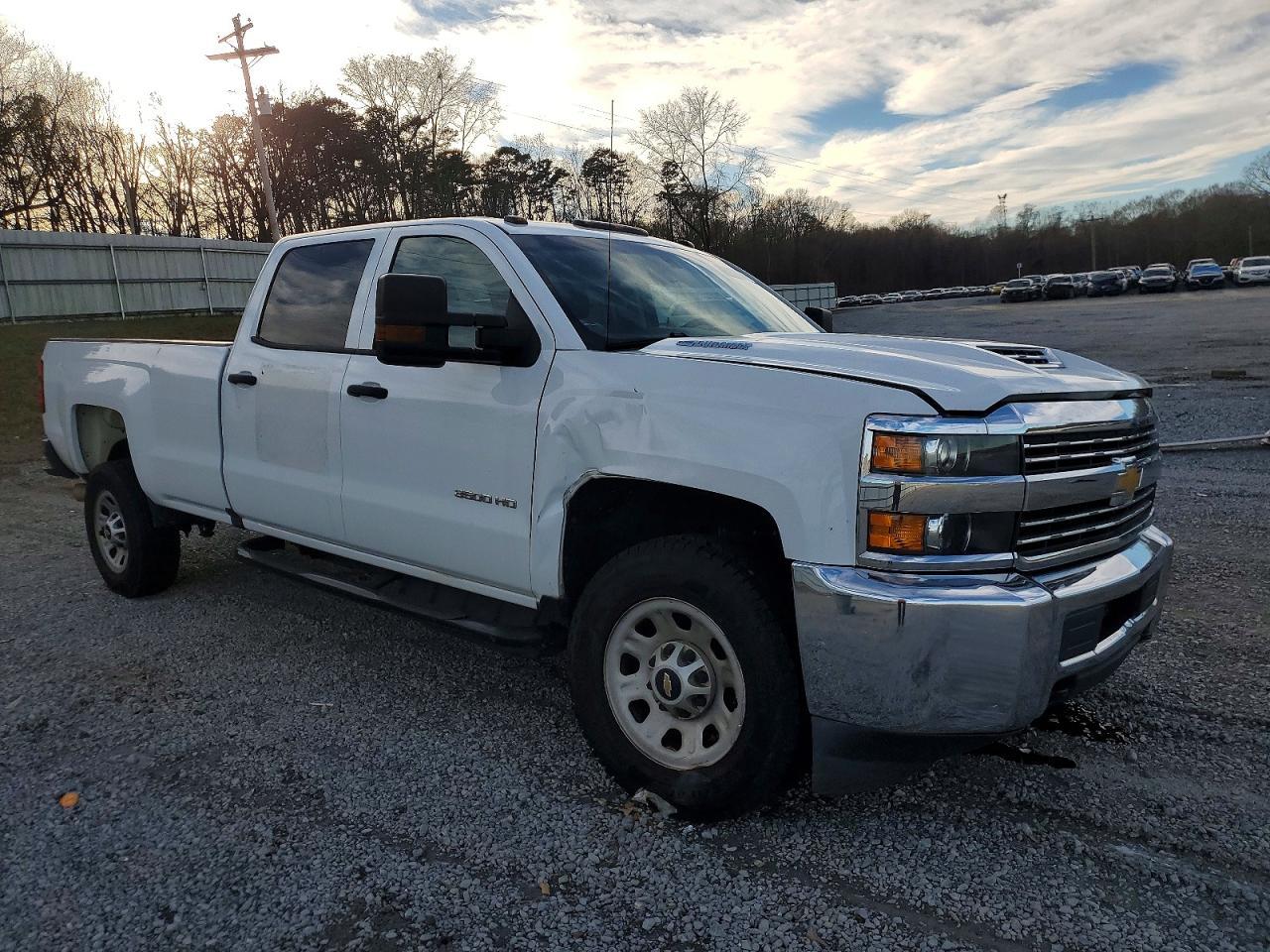 2018 Chevrolet Silverado C3500 - Image 4