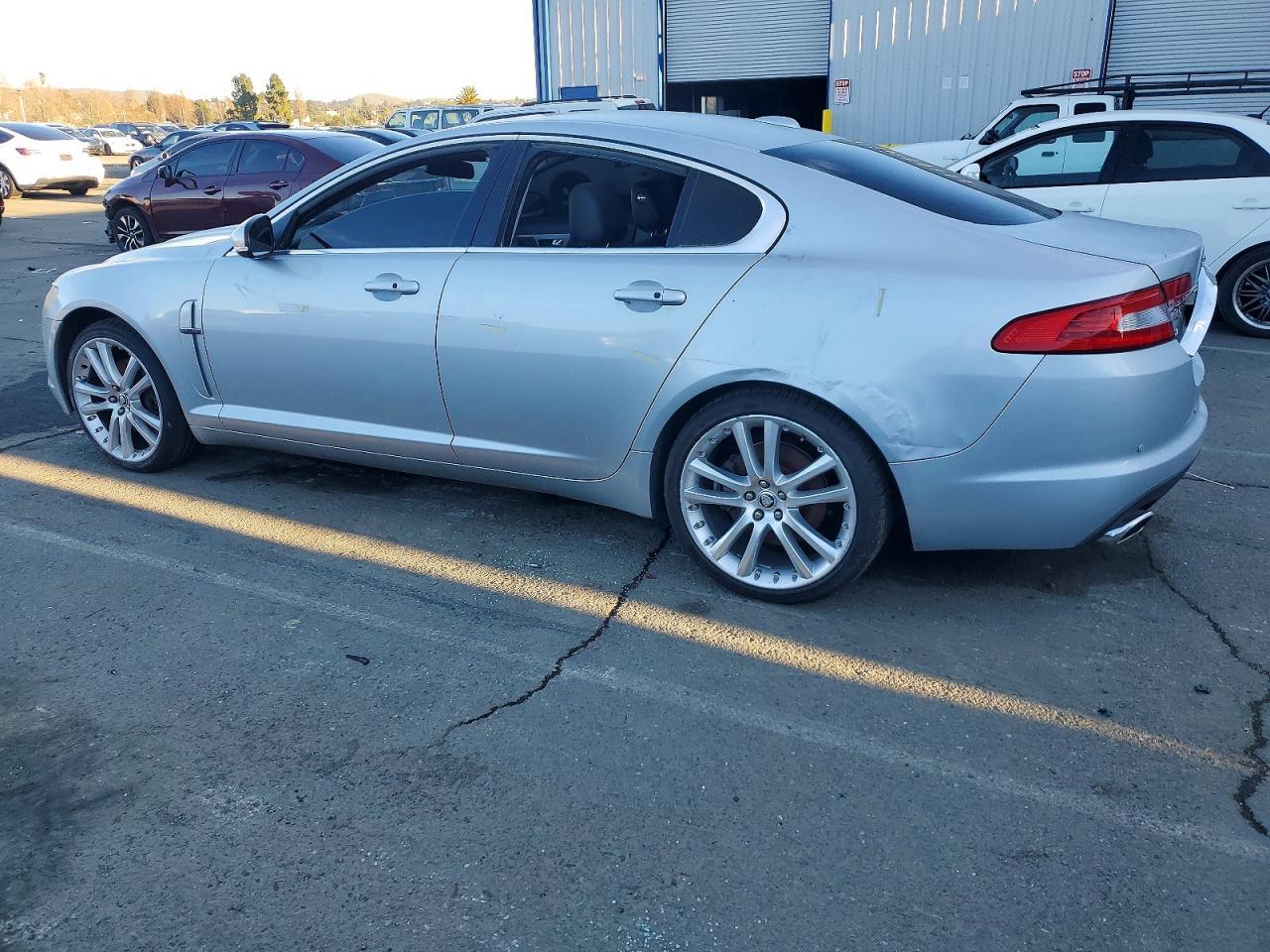 2010 Jaguar Xf Premium - Фото 2