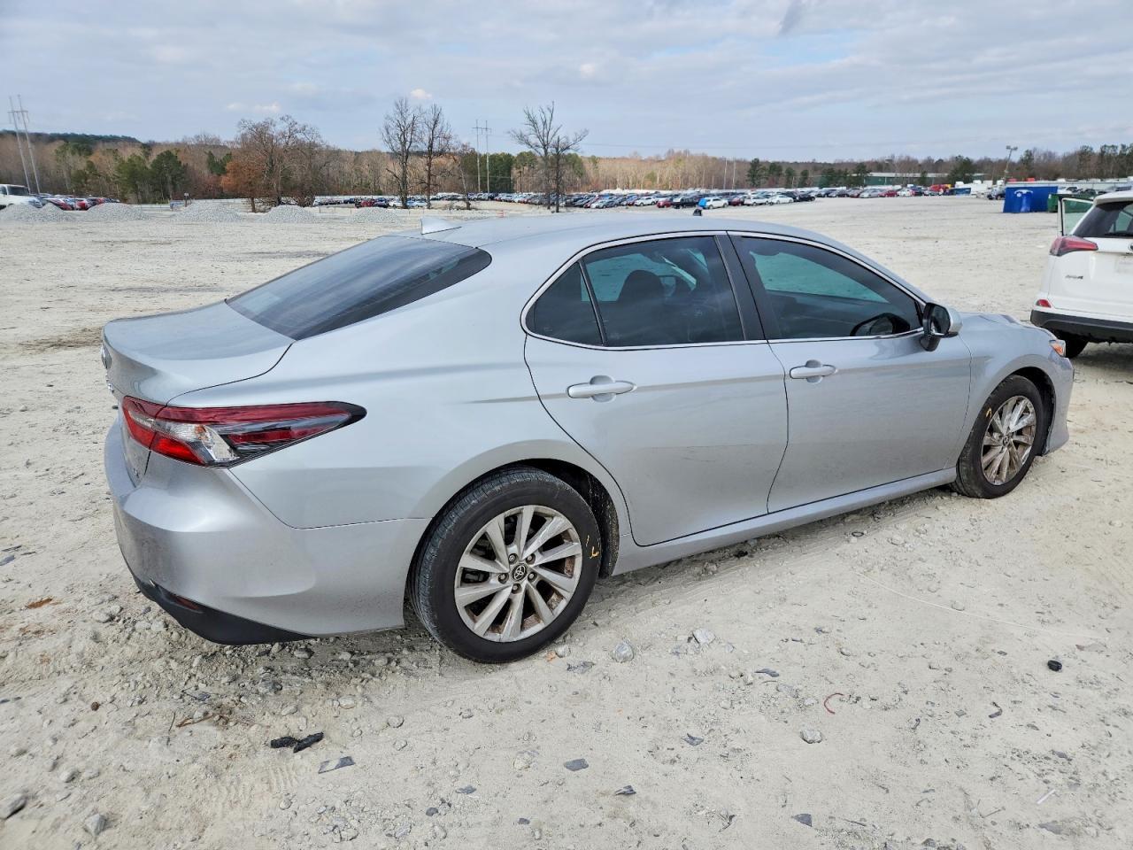 2022 Toyota Camry Le - Image 3