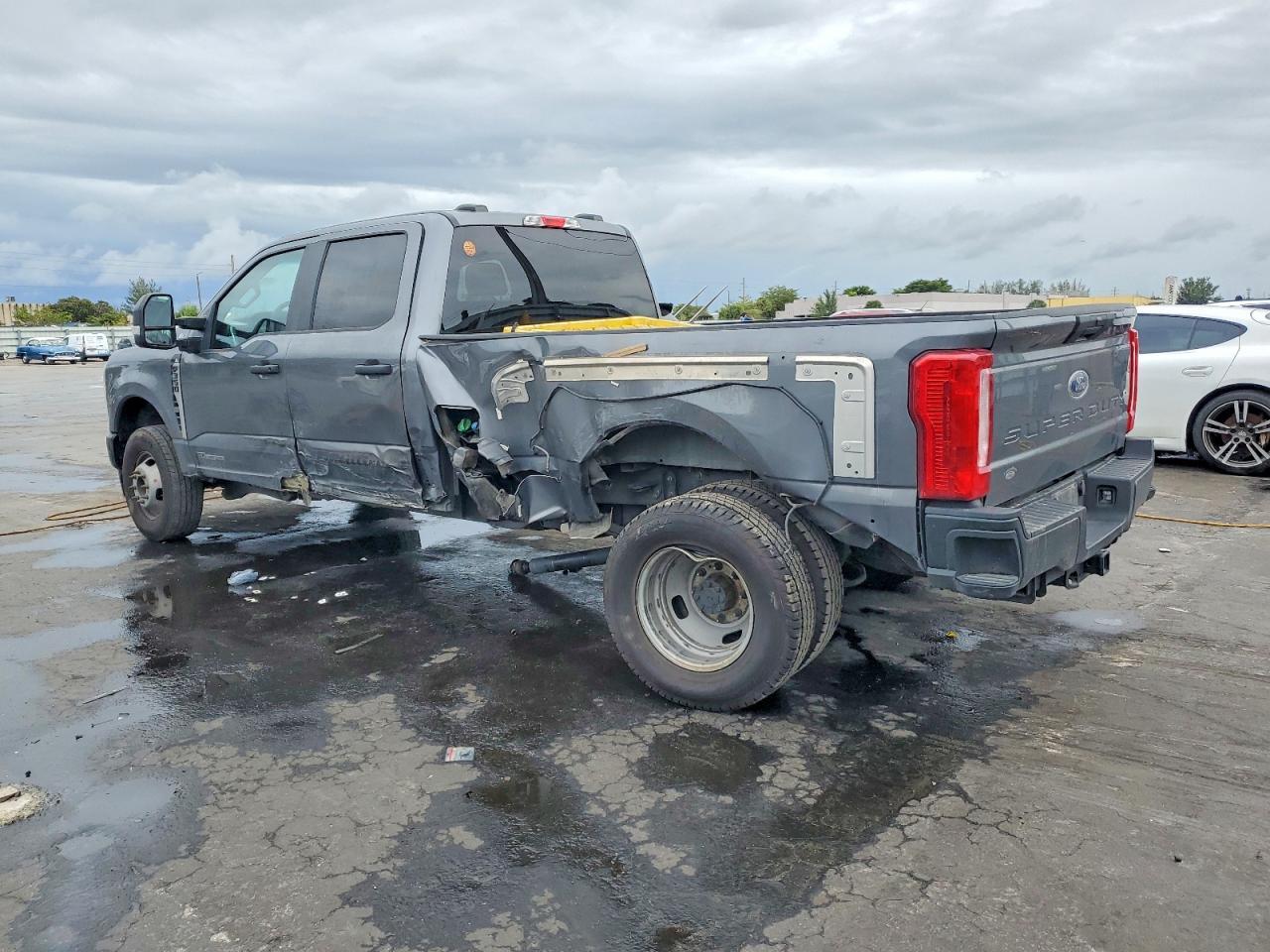2024 Ford F350 Super Duty - Фото 2