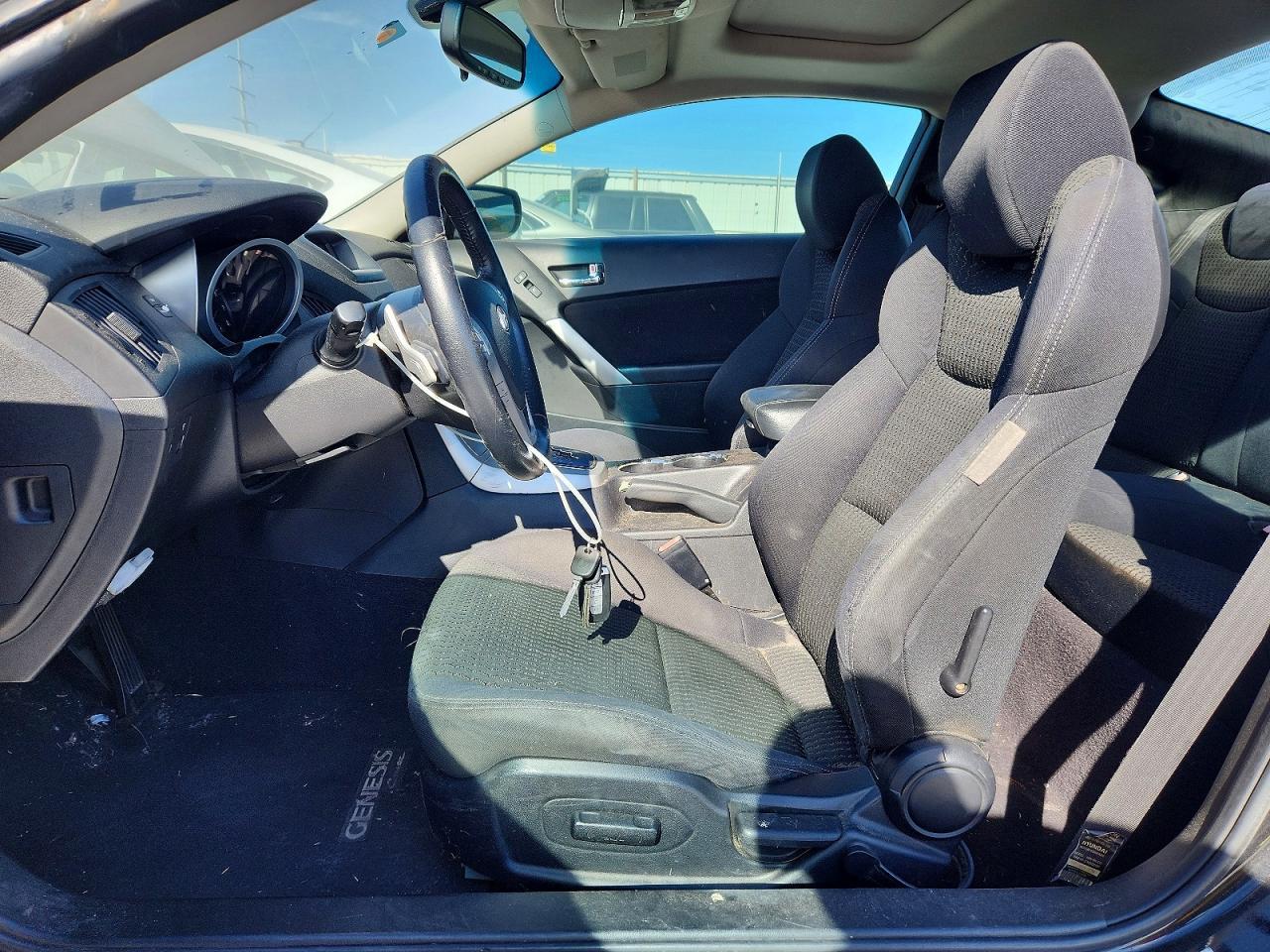 2010 Hyundai Genesis Coupe 2.0T - Фото 7