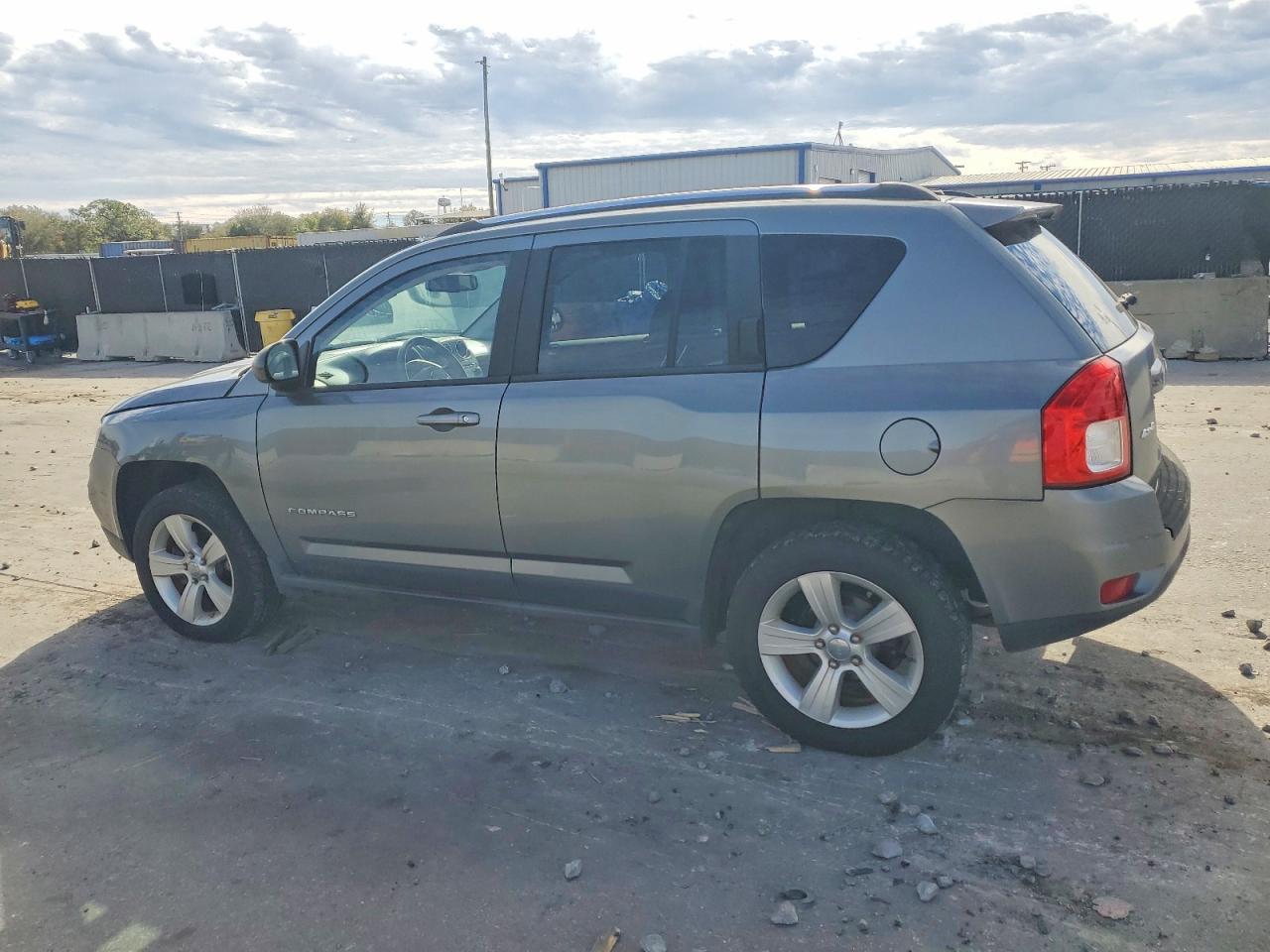 2012 Jeep Compass Latitude - Фото 2