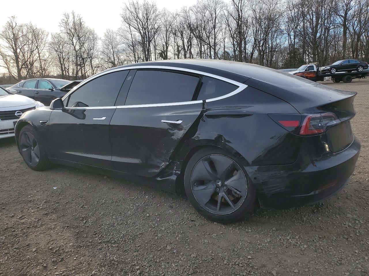 2018 Tesla Model 3 - Image 2