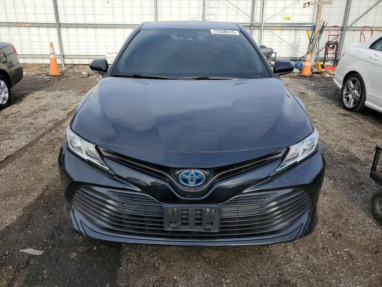 2020 Toyota Camry Le - Фото 5