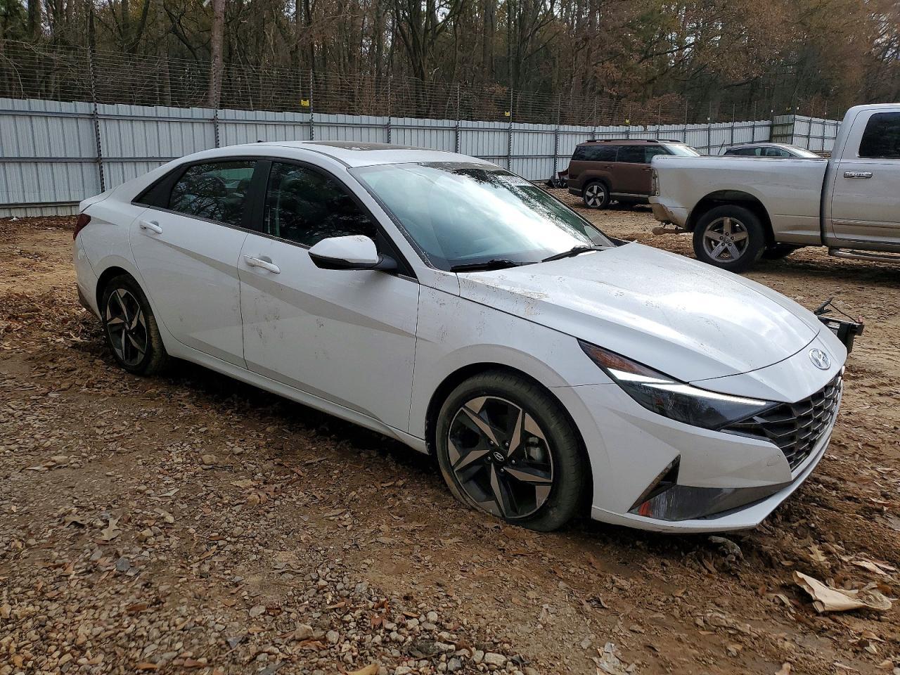 2023 Hyundai Elantra Limited - Фото 4