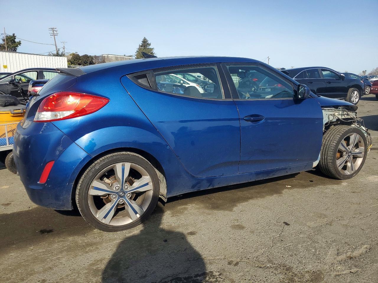 2017 Hyundai Veloster - Фото 3