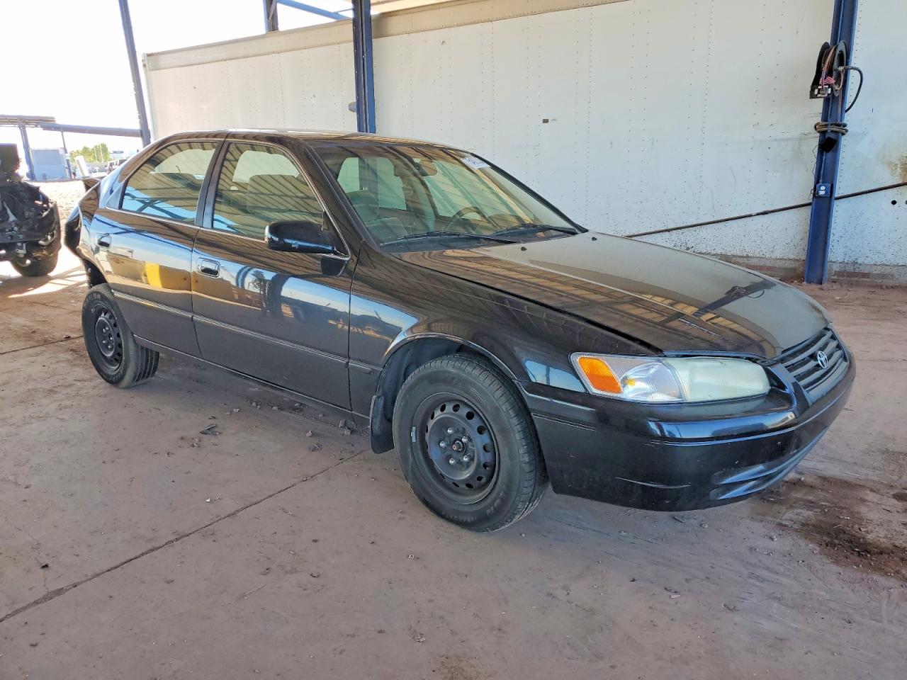 1999 Toyota Camry Le - Image 4