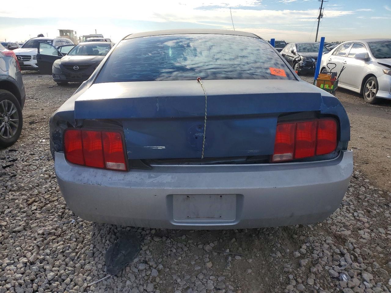 2007 Ford Mustang - Image 6