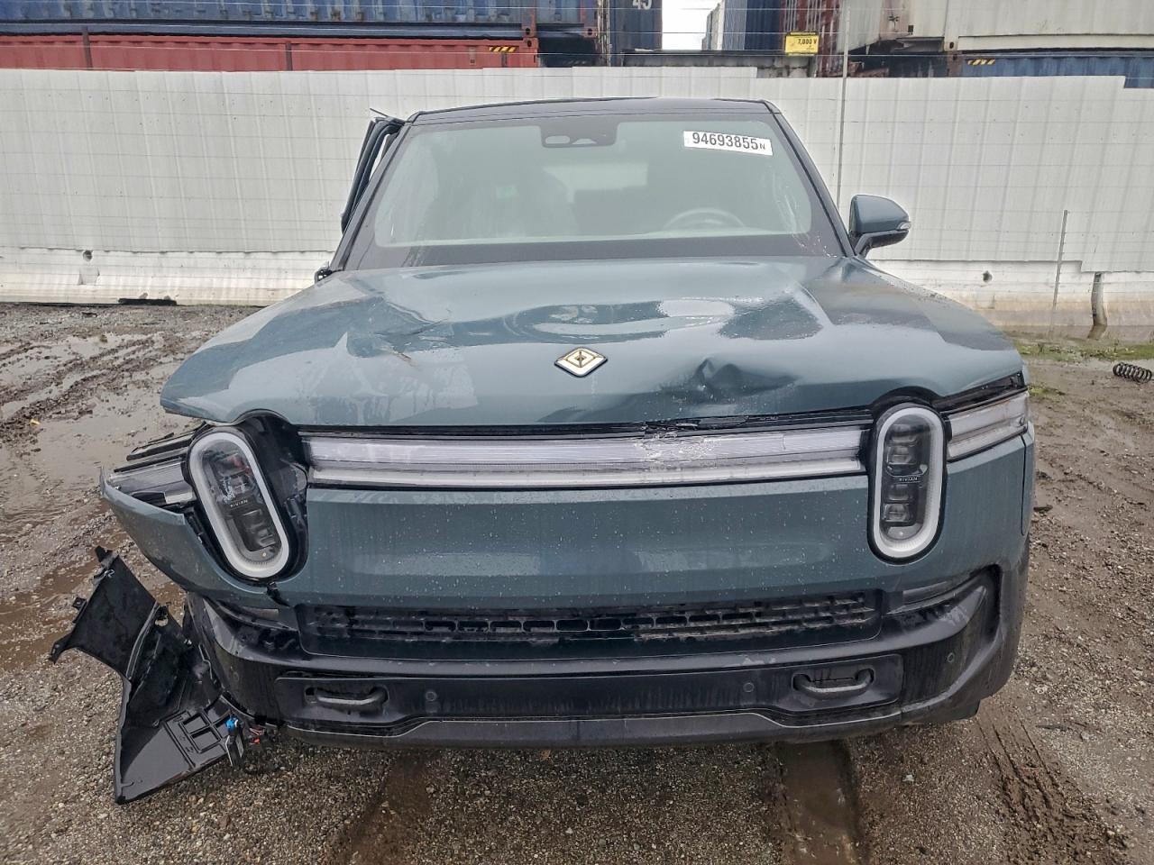 2025 Rivian R1S Premium - Image 5