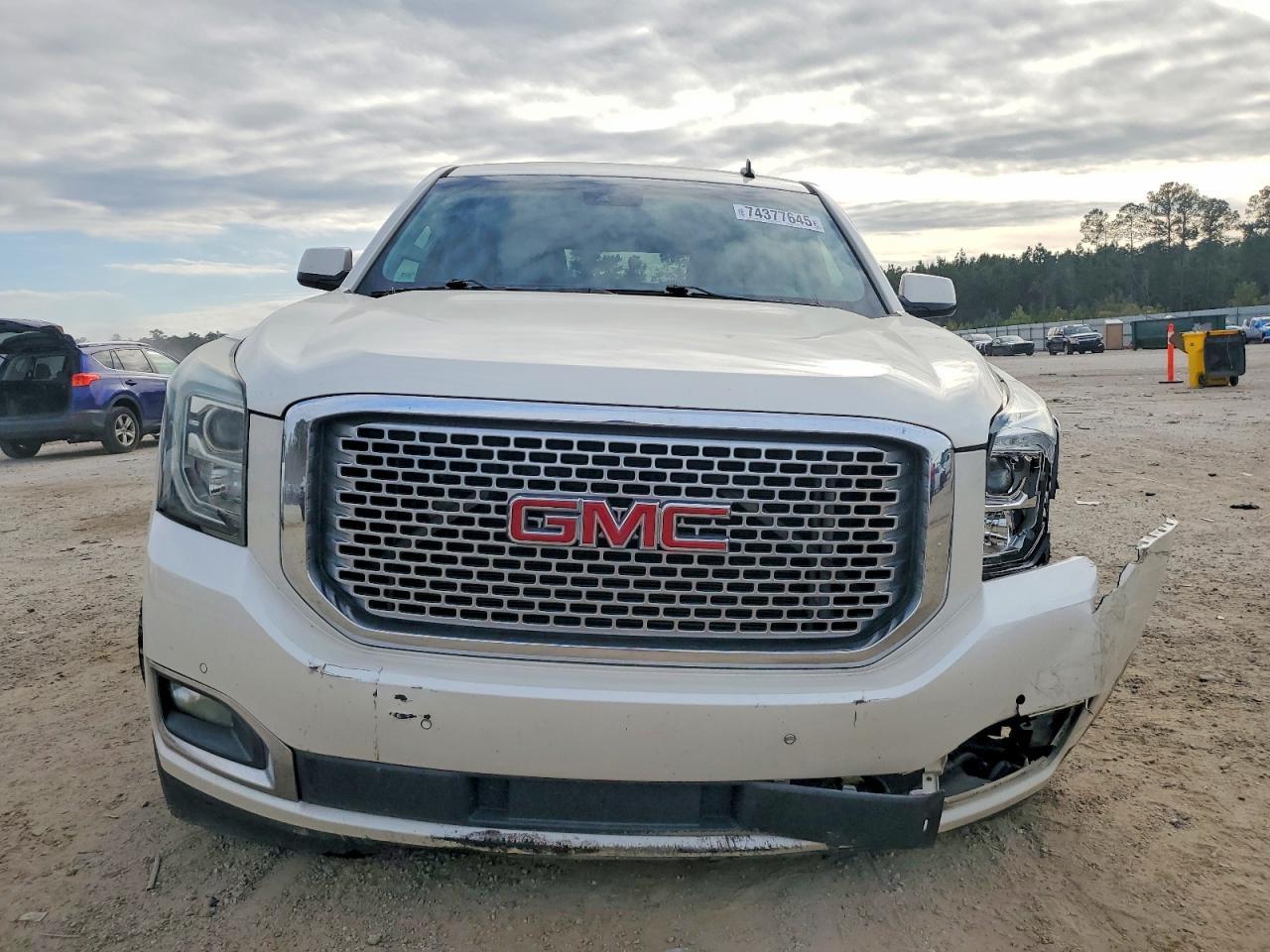 2015 GMC Yukon Denali - Фото 5