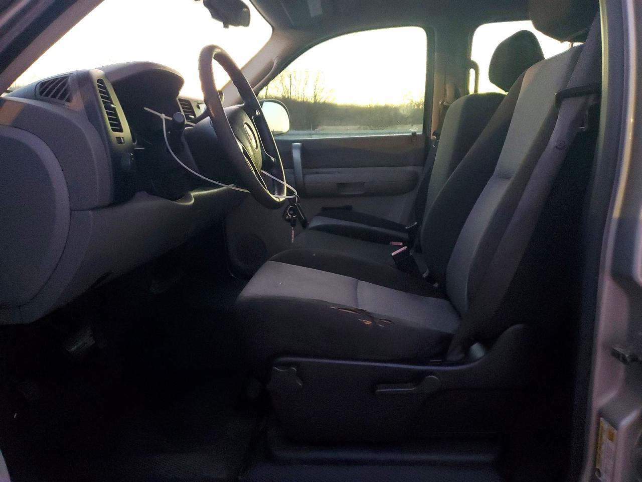 2009 GMC Sierra C1500 - Image 7