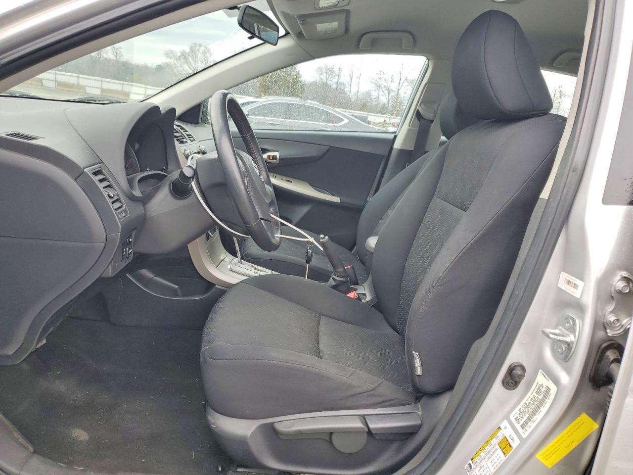 2010 Toyota Corolla Base - Фото 7