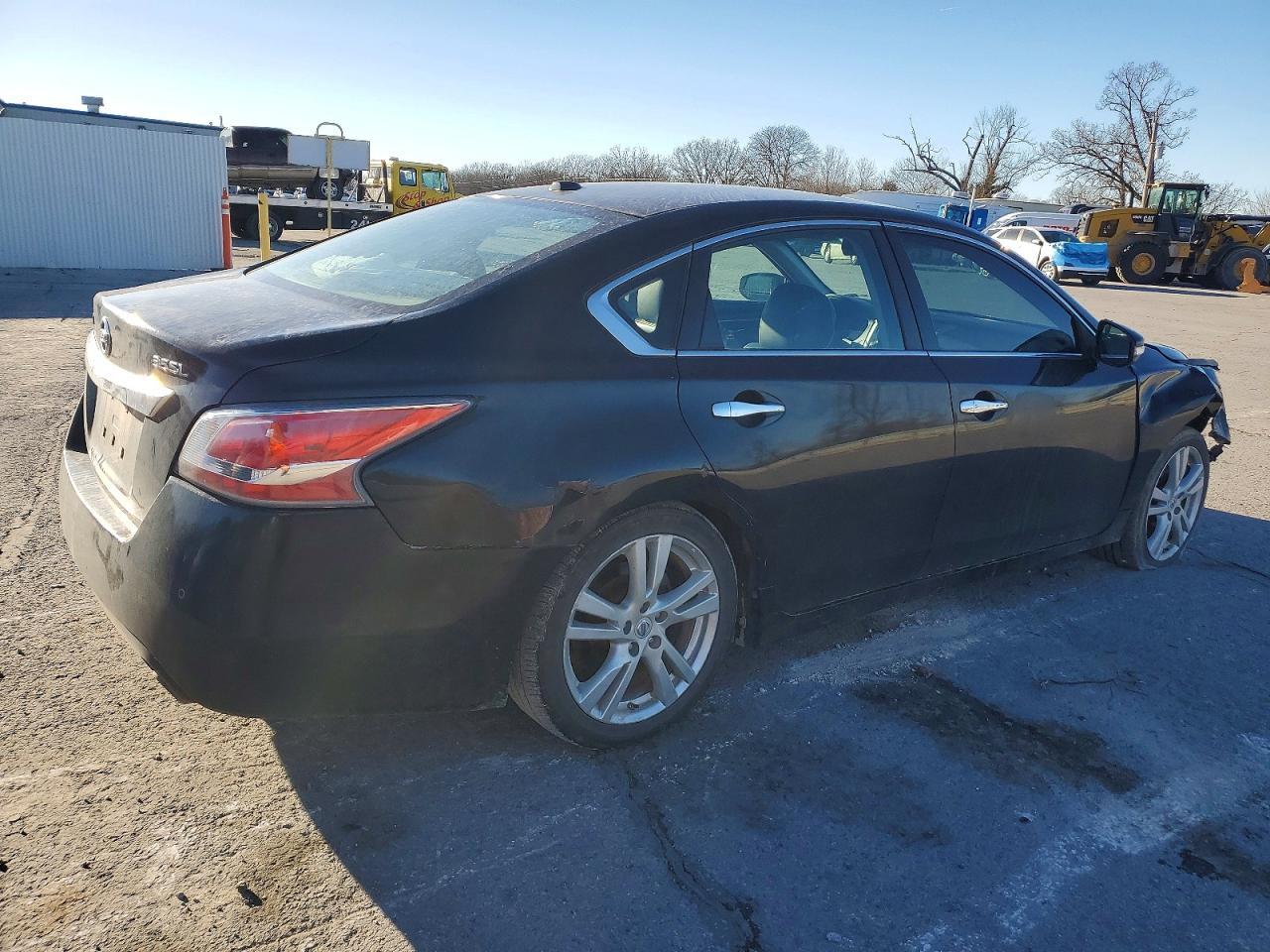 2015 Nissan Altima - Фото 3