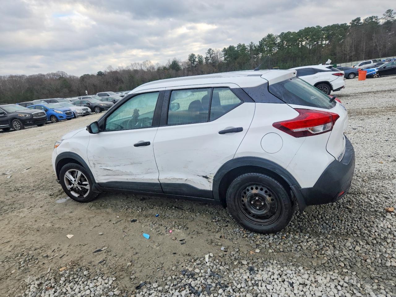 2019 Nissan Kicks S - Image 2
