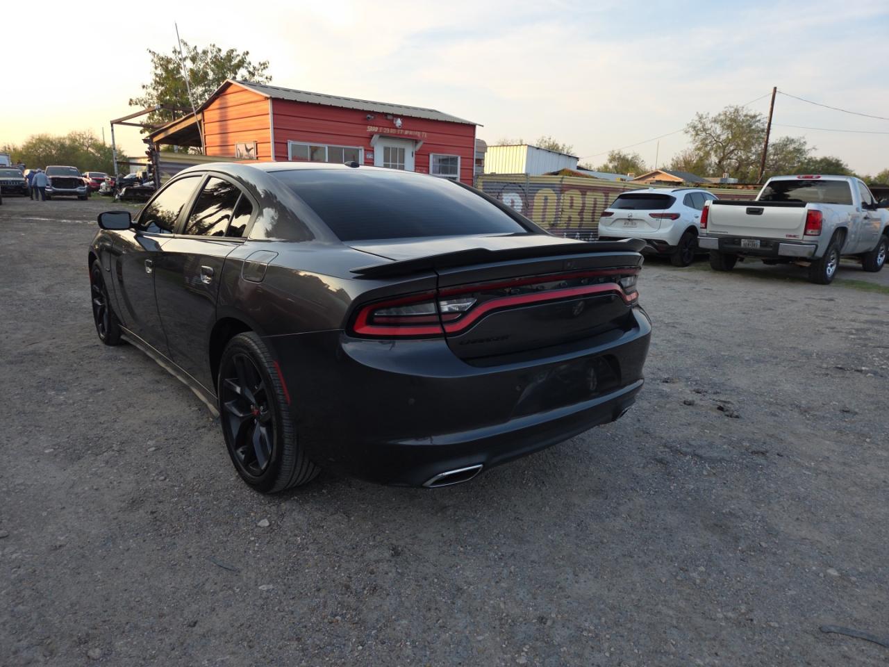 2021 Dodge Charger Sxt - Image 3