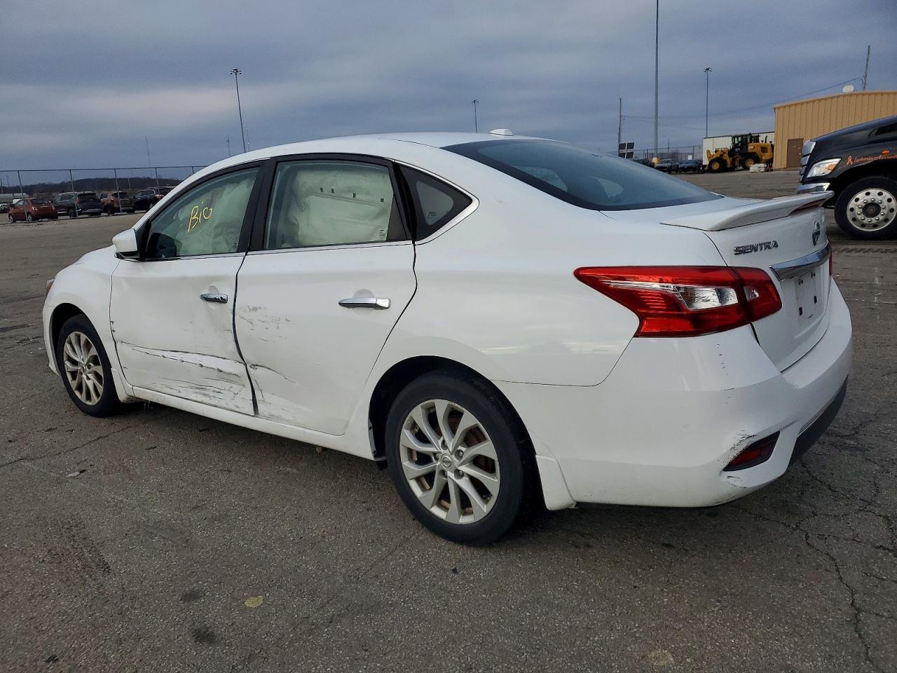2018 Nissan Sentra S - Фото 2