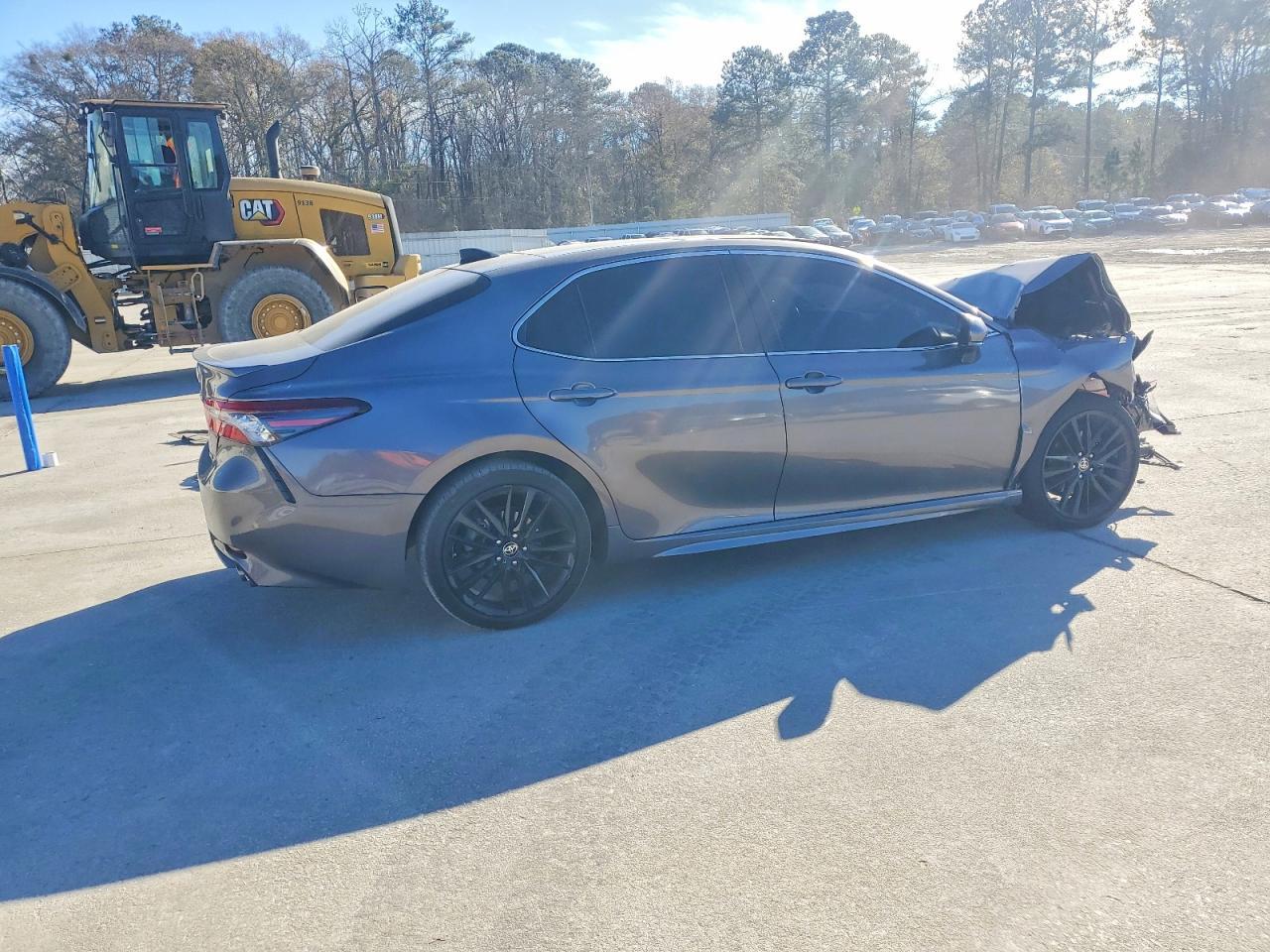 2021 Toyota Camry Xse - Фото 3