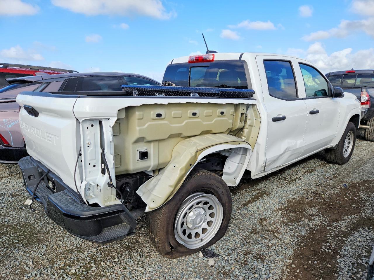 2025 Chevrolet Colorado - Image 3