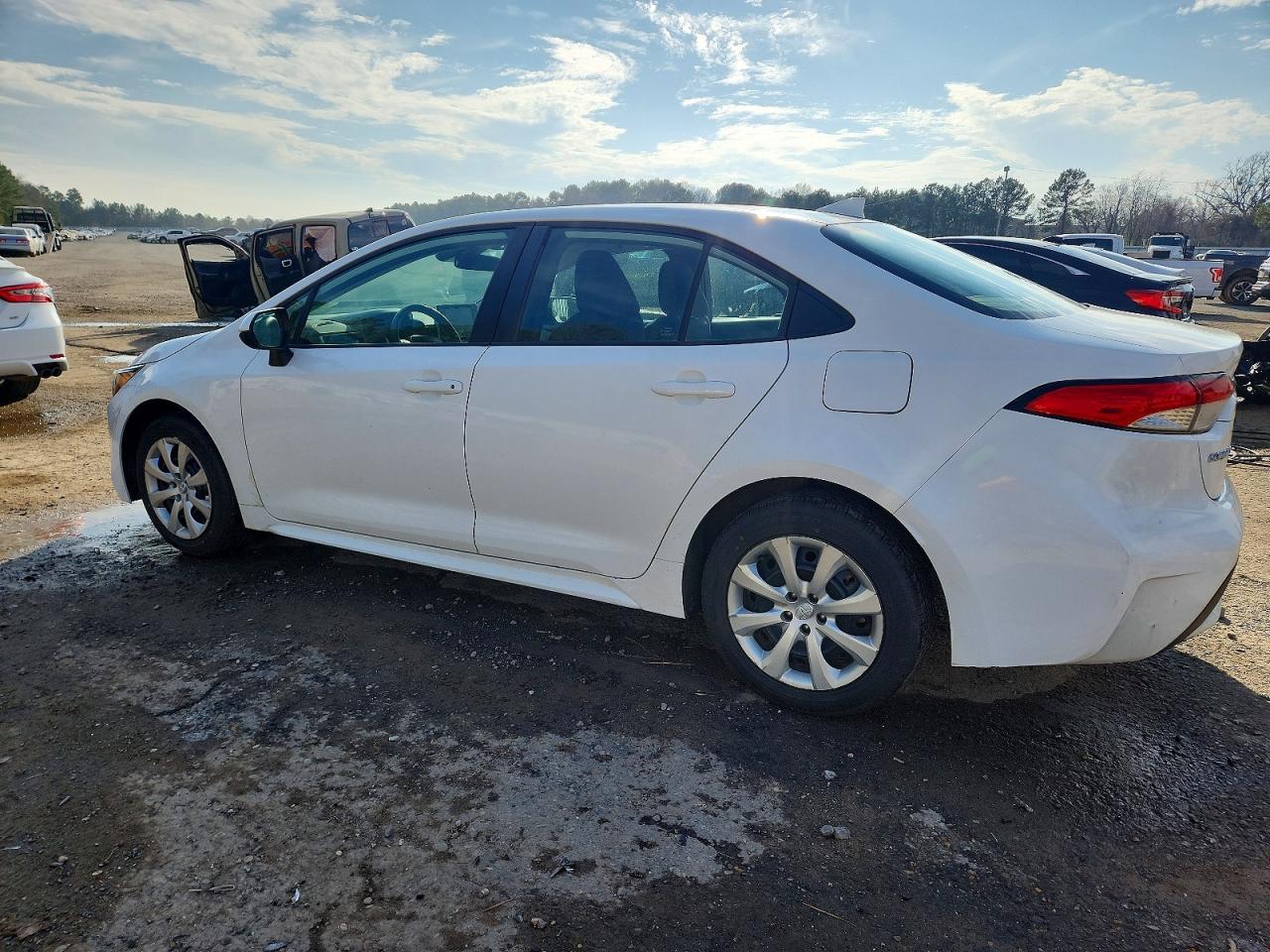 2020 Toyota Corolla Le - Фото 2