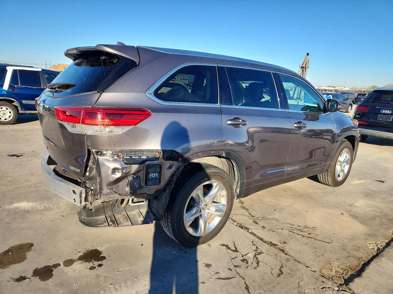 2019 Toyota Highlander Limited - Image 3