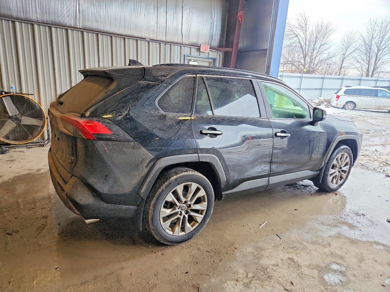 2023 Toyota Rav4 Limited - Фото 3