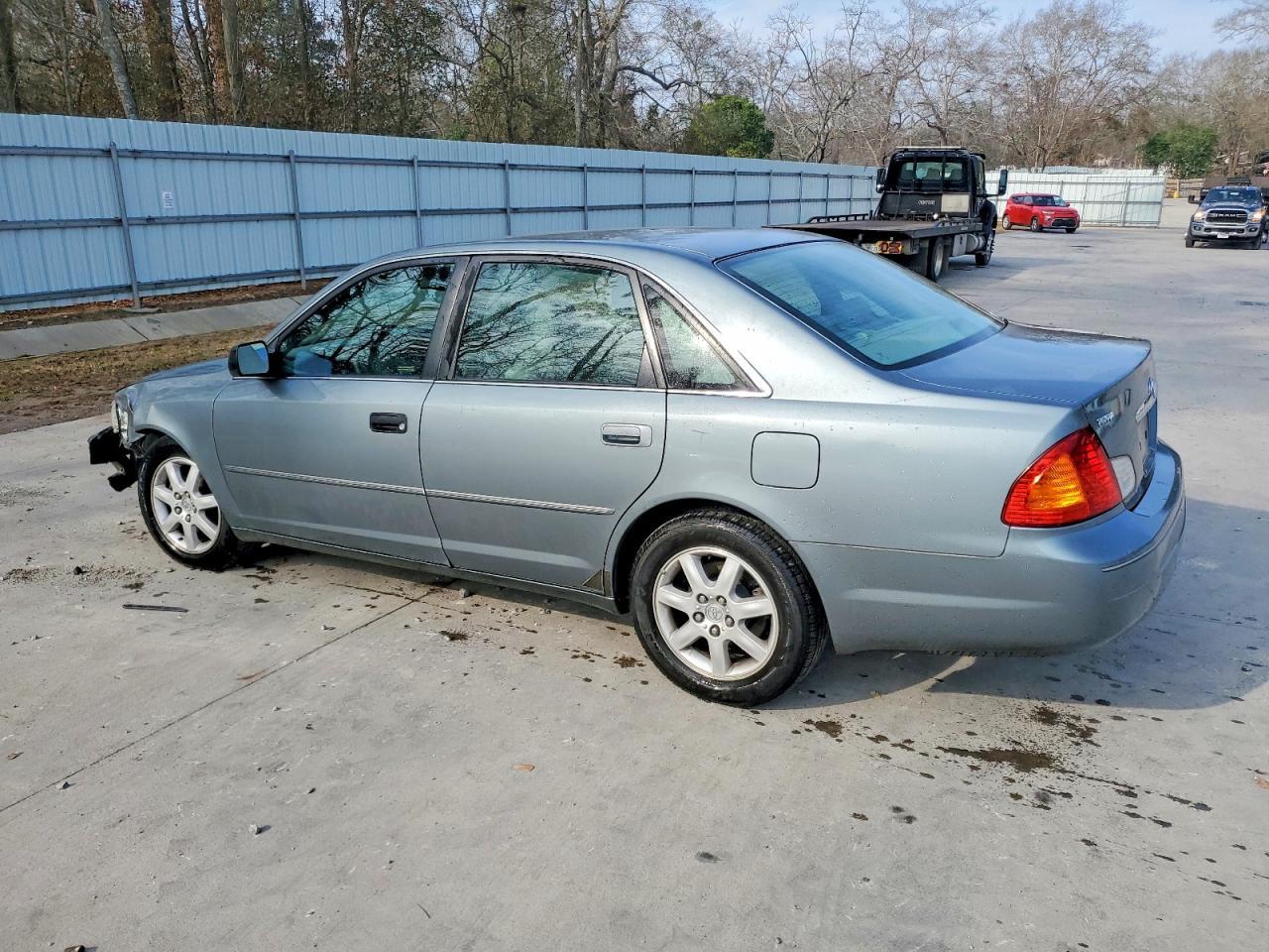 2002 Toyota Avalon Xls - Image 2